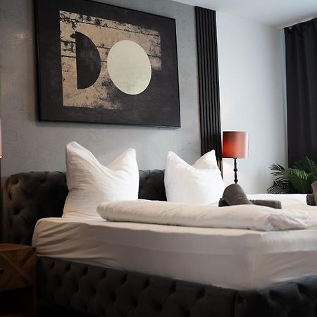 Gemuetliche & Individuelle Ferienwohnungen In Krefeld - Junik Apartments Bagian luar foto