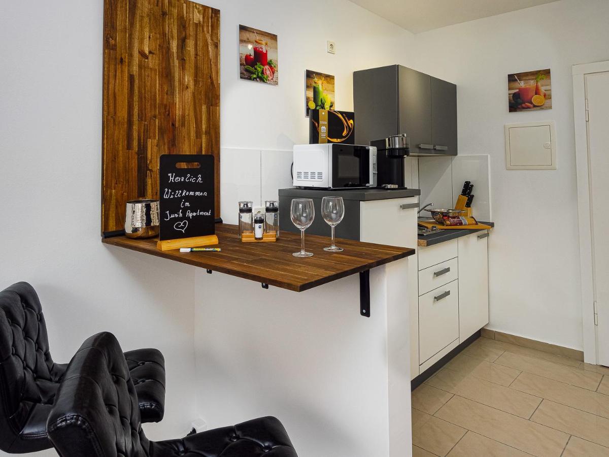 Gemuetliche & Individuelle Ferienwohnungen In Krefeld - Junik Apartments Bagian luar foto
