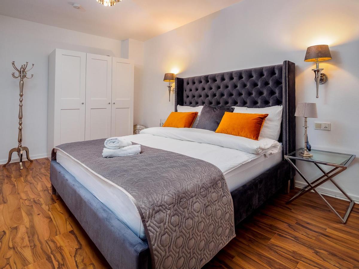 Gemuetliche & Individuelle Ferienwohnungen In Krefeld - Junik Apartments Bagian luar foto