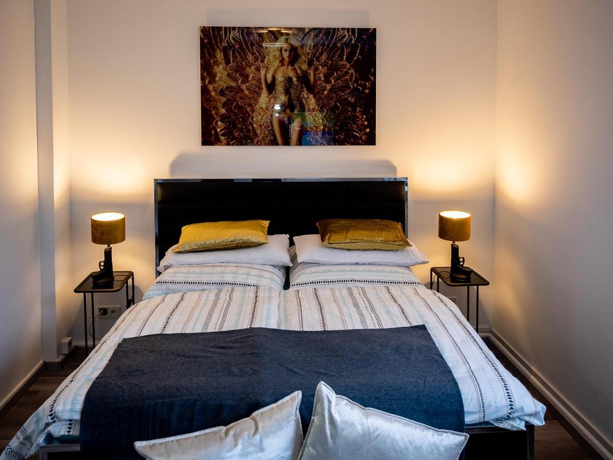 Gemuetliche & Individuelle Ferienwohnungen In Krefeld - Junik Apartments Bagian luar foto
