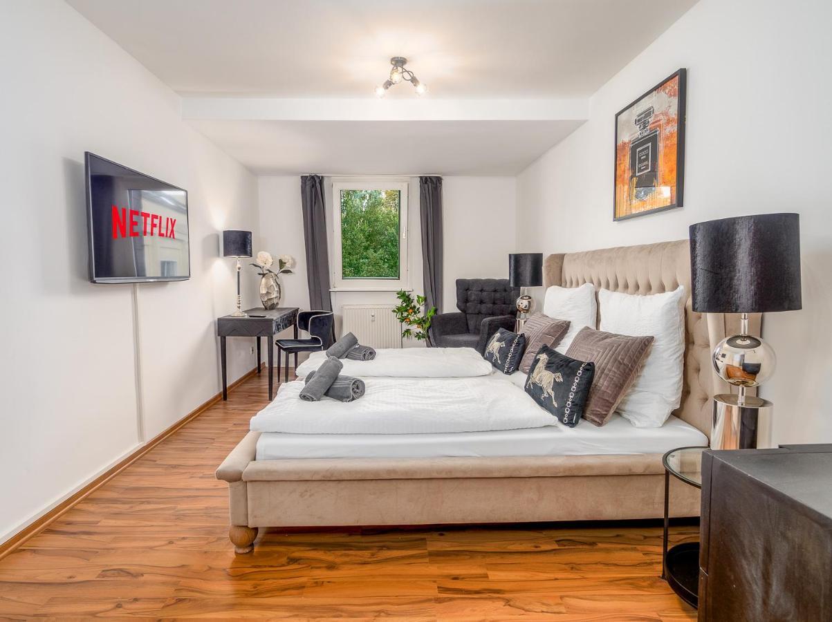 Gemuetliche & Individuelle Ferienwohnungen In Krefeld - Junik Apartments Bagian luar foto