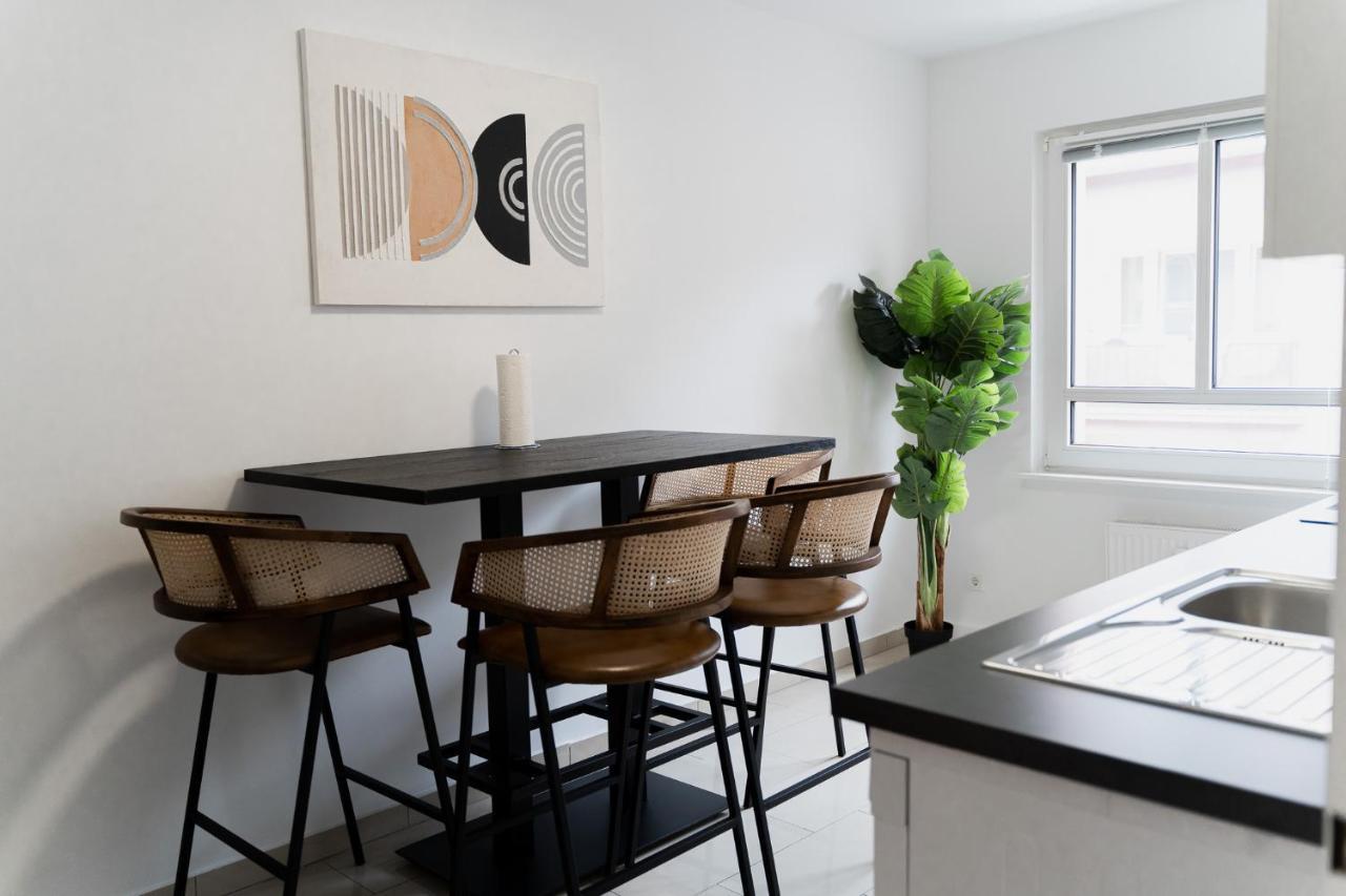 Gemuetliche & Individuelle Ferienwohnungen In Krefeld - Junik Apartments Bagian luar foto