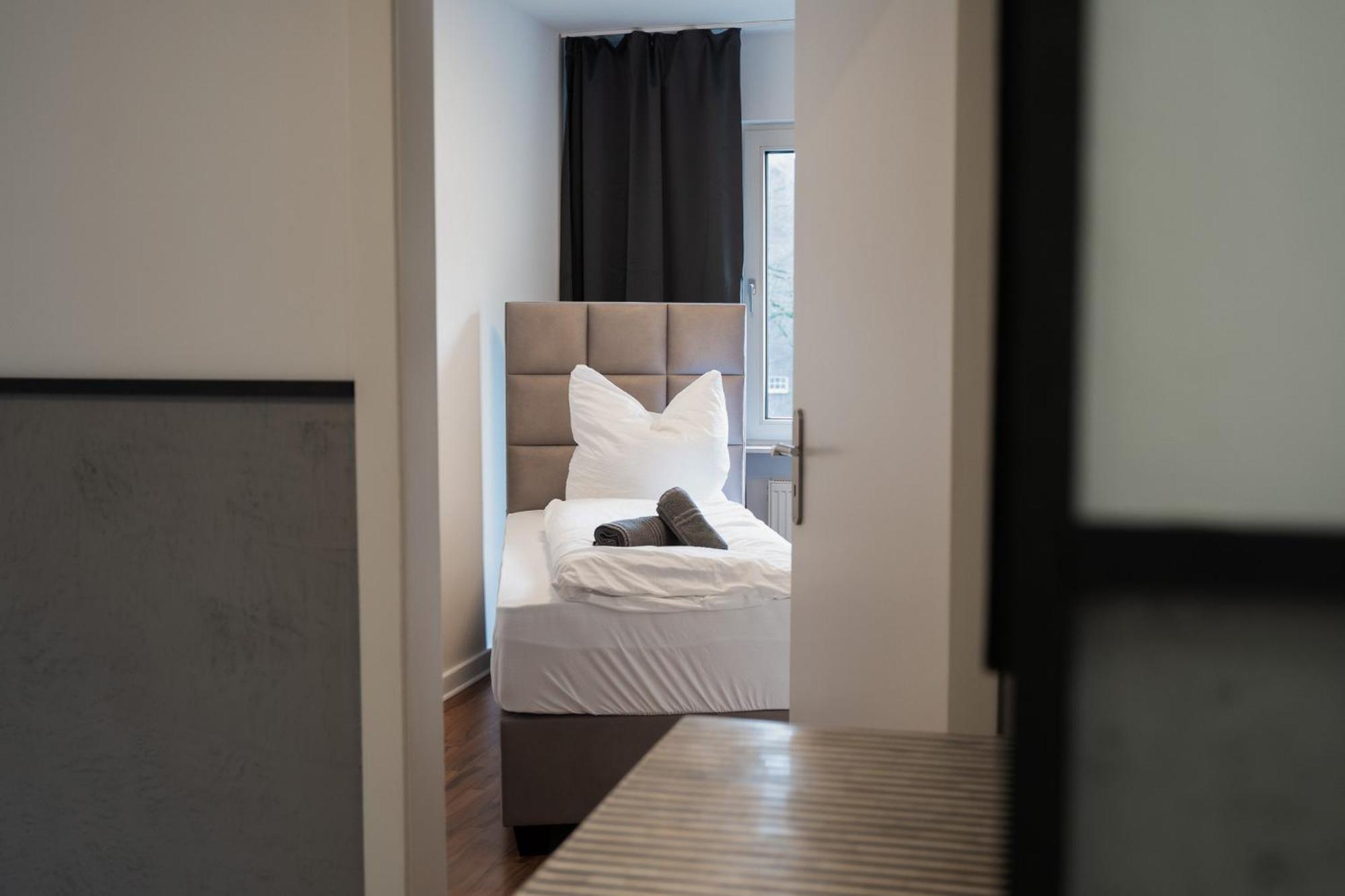 Gemuetliche & Individuelle Ferienwohnungen In Krefeld - Junik Apartments Bagian luar foto