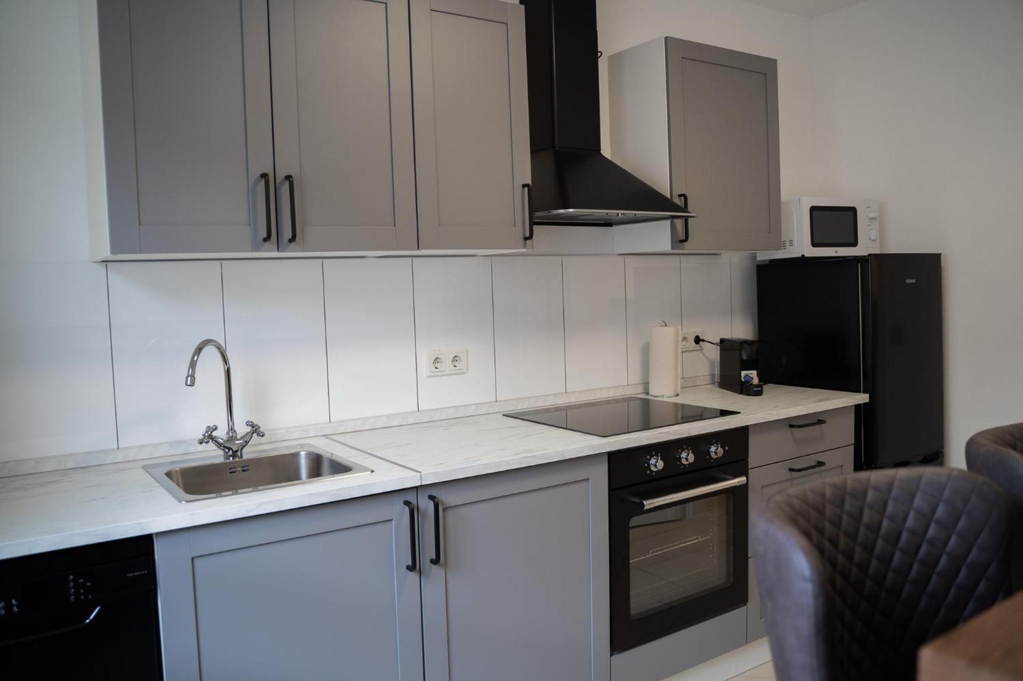 Gemuetliche & Individuelle Ferienwohnungen In Krefeld - Junik Apartments Bagian luar foto