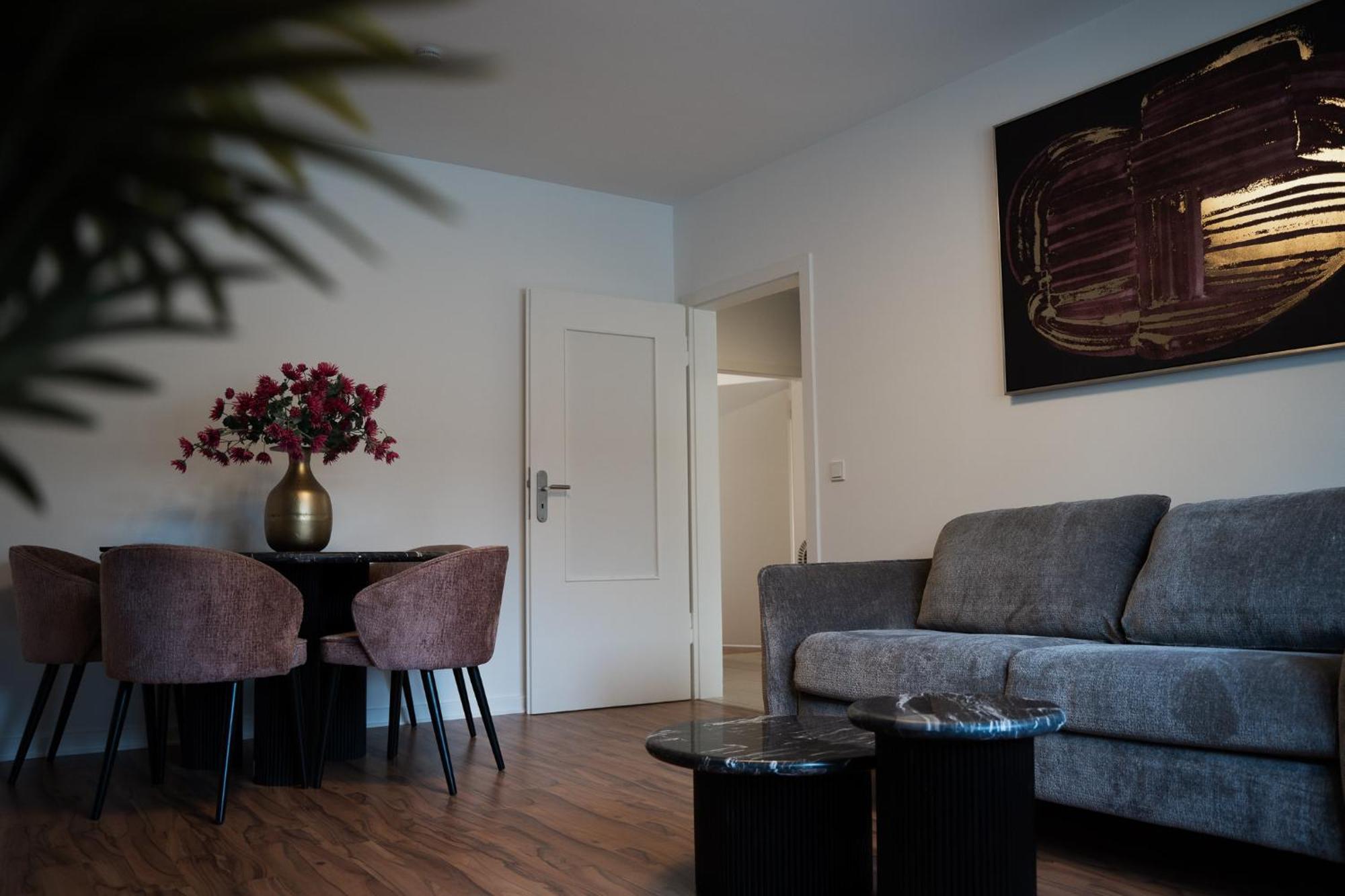 Gemuetliche & Individuelle Ferienwohnungen In Krefeld - Junik Apartments Bagian luar foto