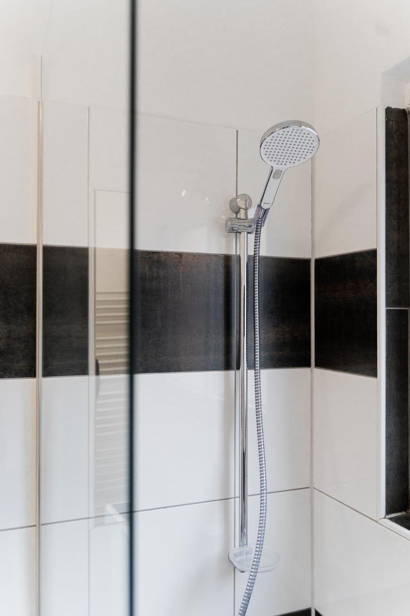 Gemuetliche & Individuelle Ferienwohnungen In Krefeld - Junik Apartments Ruang foto